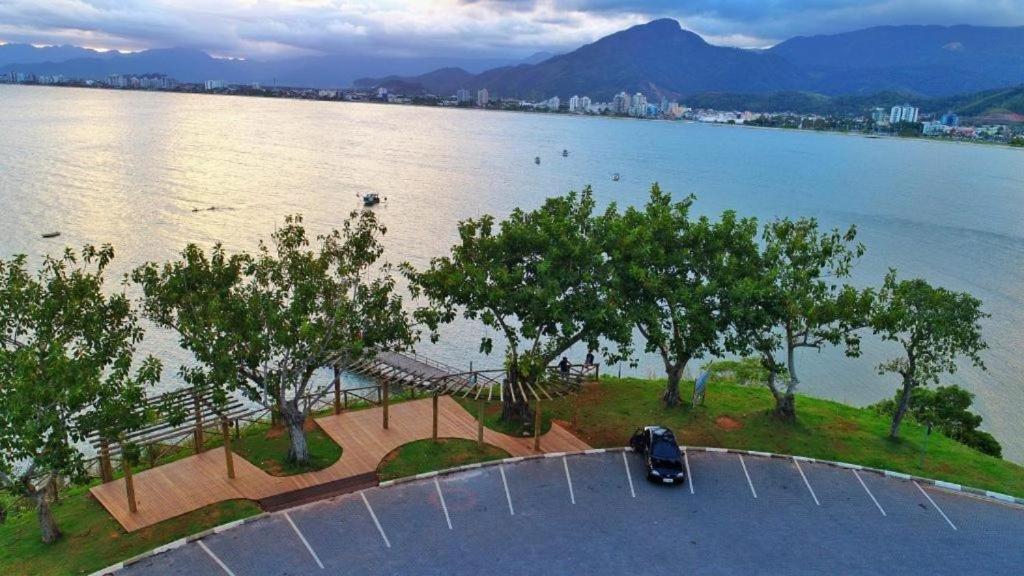 Apto Lindo 2 Dor Piscina Ar Internet 101 A Caraguatatuba Exteriér fotografie